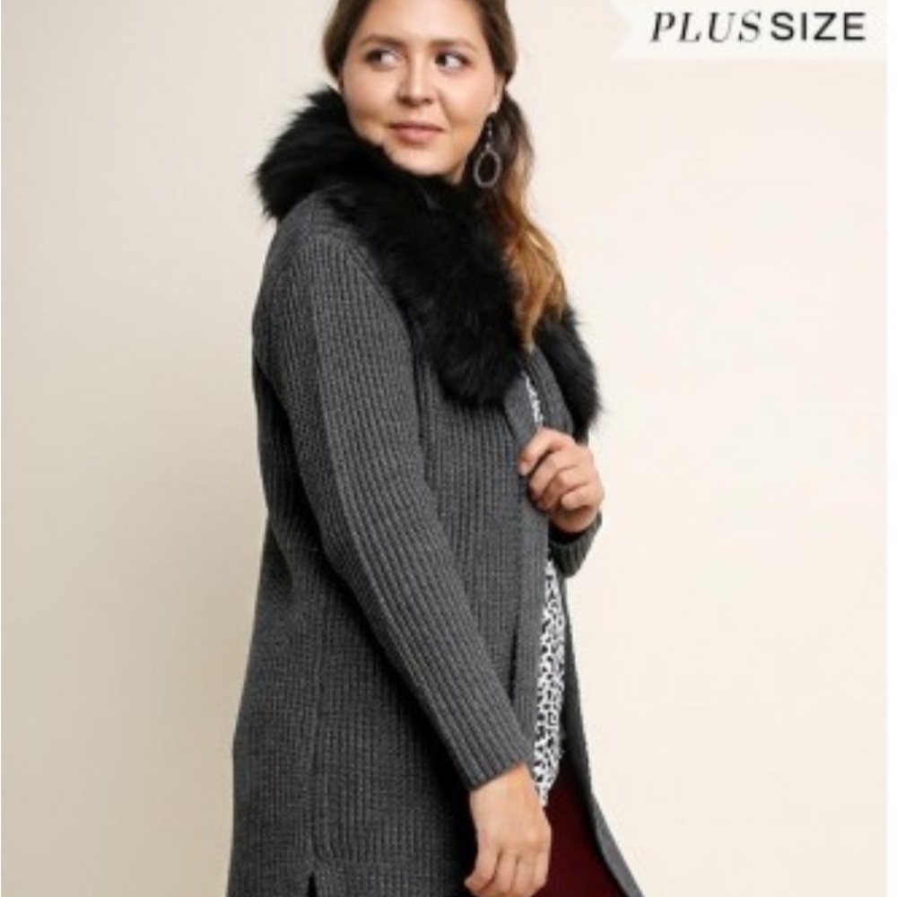 Umgee Black and Gray Sweater Cardigan with Faux Fur Collar